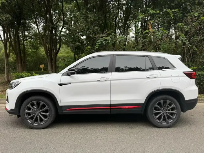 Changan CS75 2022 Model Blue Whale Edition 1.5T DCT Noble Model – фото 4
