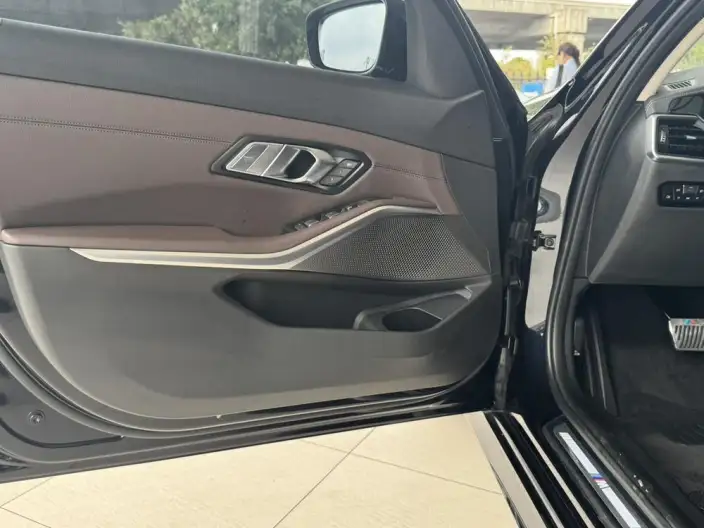 BMW 3 Series 2021 Model 320Li M Sports Set – фото 5
