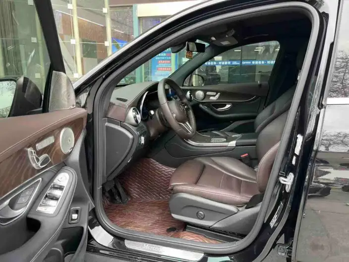Mercedes-Benz GLC 2020 Model GLC 260 L 4MATIC Luxury Model – фото 8