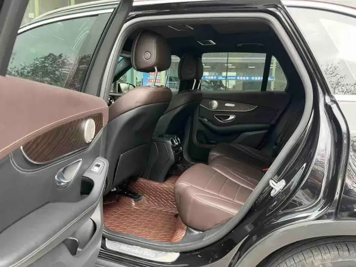 Mercedes-Benz GLC 2020 Model GLC 260 L 4MATIC Luxury Model – фото 9