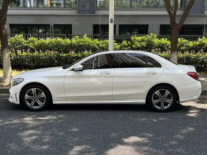 Mercedes-Benz C-Class 2021 Model C 260 L Sports Edition – фото 3