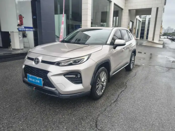 Toyota Wildlander 2020 Model 2.0L 2WD Premium Edition – фото 1
