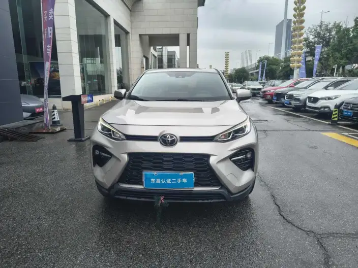 Toyota Wildlander 2020 Model 2.0L 2WD Premium Edition – фото 2