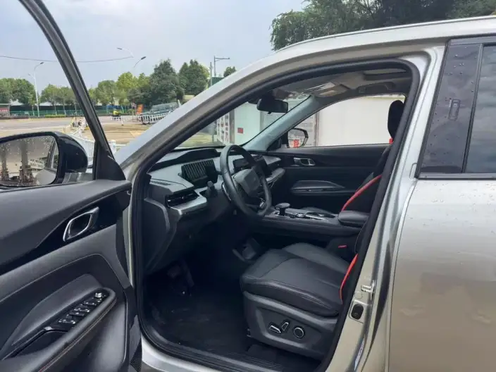 Changan Auchan Z6 2022 Model Blue whale 1.5T DCT Smart Edition Model – фото 9