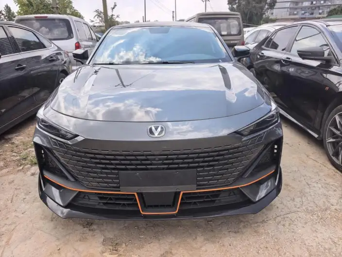 Changan UNI-V 2022 Model 1.5T Noble Model – фото 2