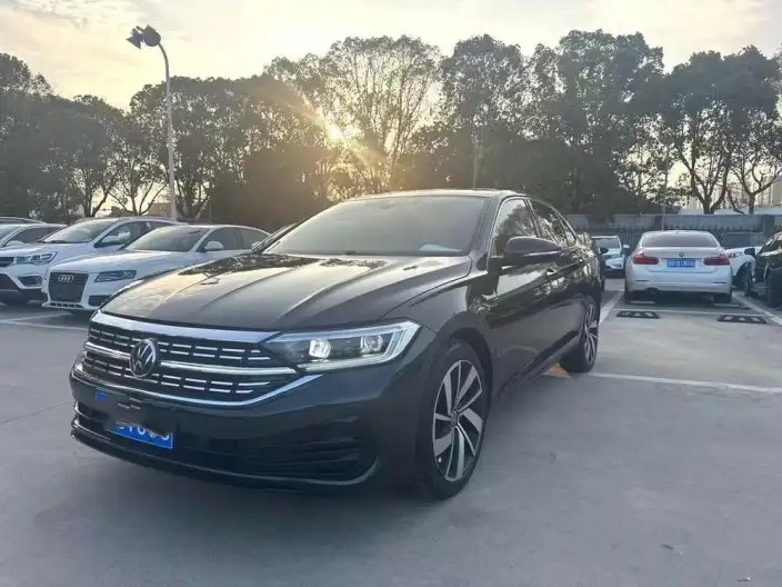 Volkswagen Sagitar 2024 Model 300TSI DSG Superior Edition – фото 1