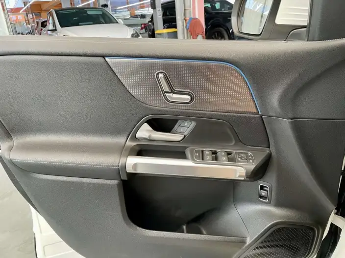 Mercedes-Benz GLB 2020 Model GLB 200 Dynamic Model – фото 8