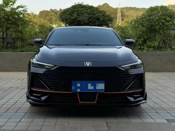 Changan UNI-V 2024 Model 1.5T Noble Model – фото 2