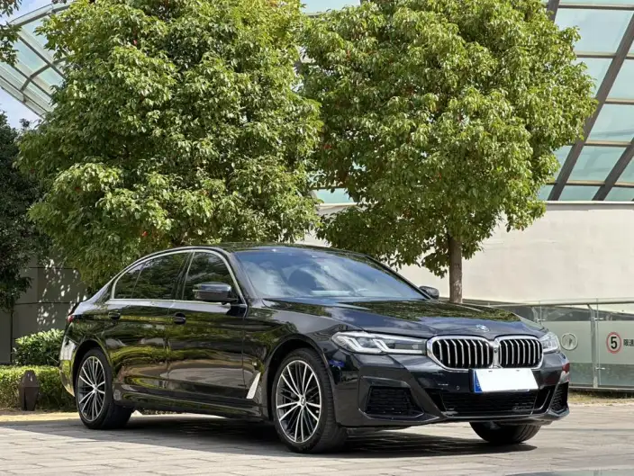 BMW 5 Series 2023 Model 530Li Leading Model M Sports Set – фото 3