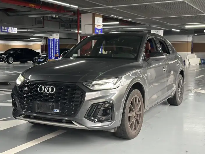 Audi Q5L Sportback 2021 Model 40 TFSI Luxury Model – фото 1