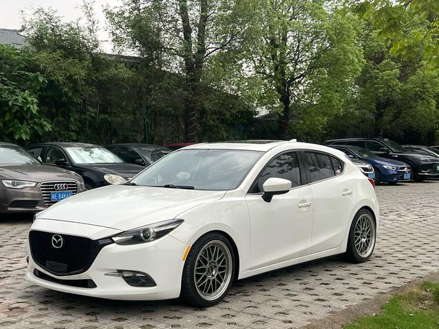 Mazda3 Axela 2017 модификация лян кузов 2.0L Automatic Luxury National V – фото 1