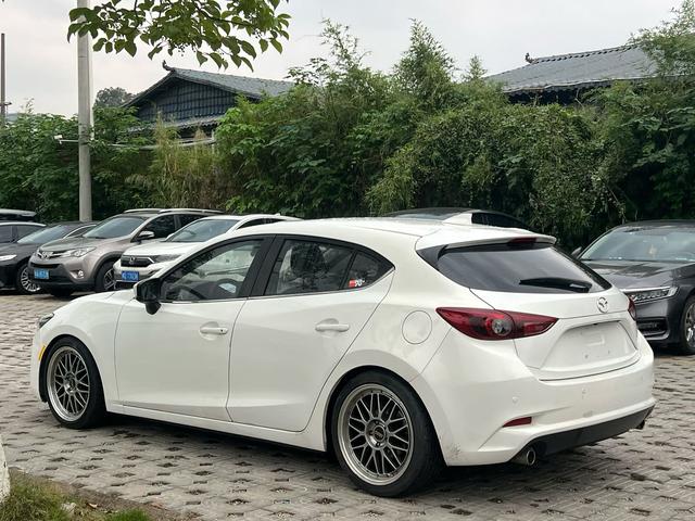 Mazda3 Axela 2017 модификация лян кузов 2.0L Automatic Luxury National V – фото 7