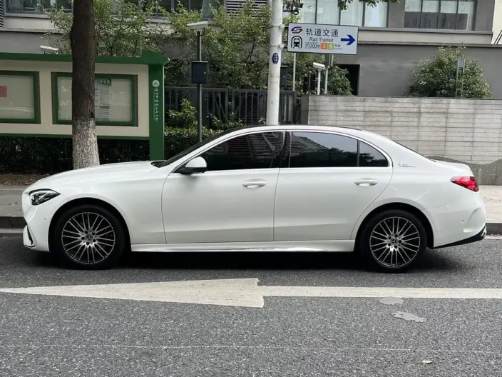Mercedes-Benz C-Class 2024 Model C 260 L Sports Edition – фото 3