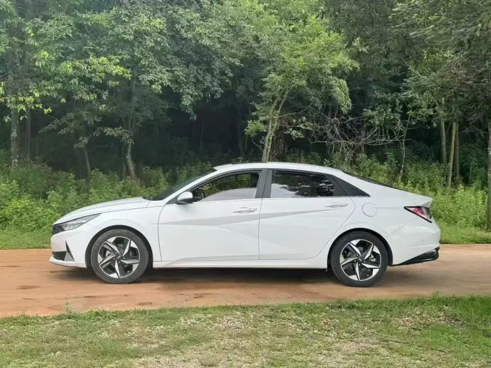 Hyundai Ioniq 2021 Model 1.5L CVT TOP Ultimate Edition – фото 4