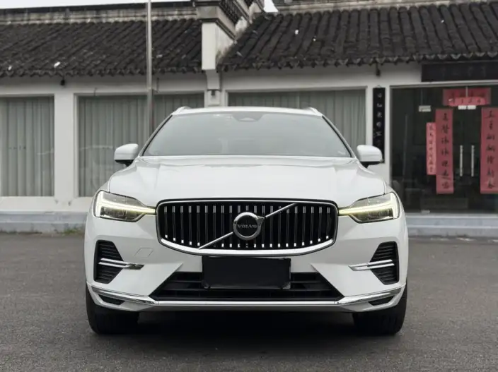 Volvo XC60 2022 Model B5 4WD Smart Range Sports Edition – фото 2