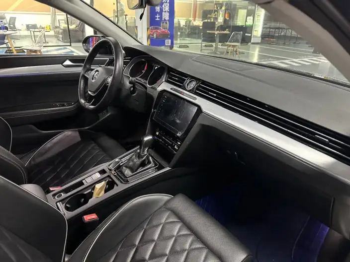 Volkswagen Magotan PHEV 2020 Model Luxury Model – фото 8