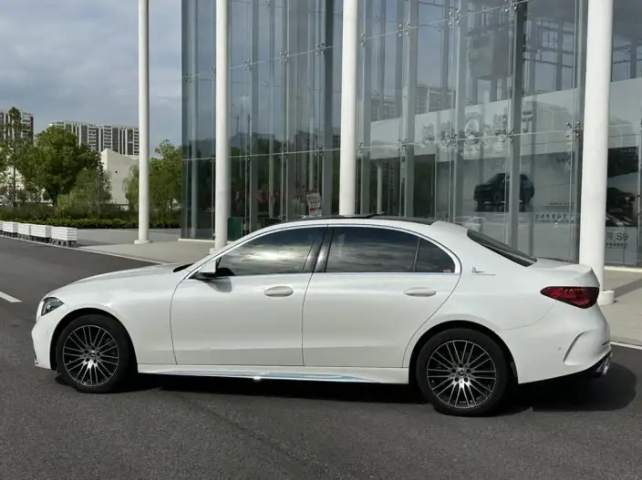 Mercedes-Benz C-Class 2023 Model C 260 L Sports Edition – фото 4