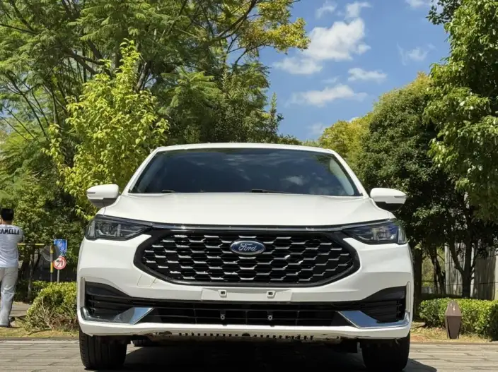 Ford Escort 2021 Model 1.5L Automatic Diamond Edition – фото 2