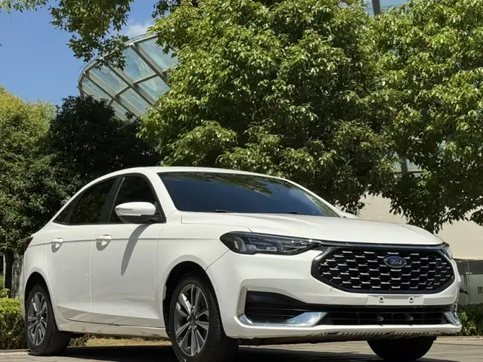 Ford Escort 2021 Model 1.5L Automatic Diamond Edition – фото 3