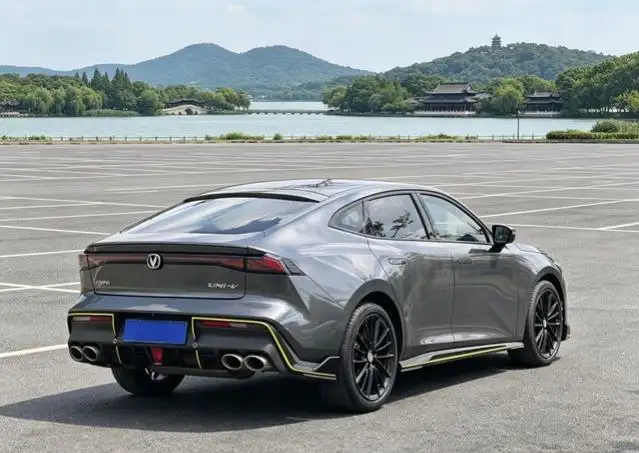 Changan UNI-V 2023 Model 1.5T Sports Edition – фото 6