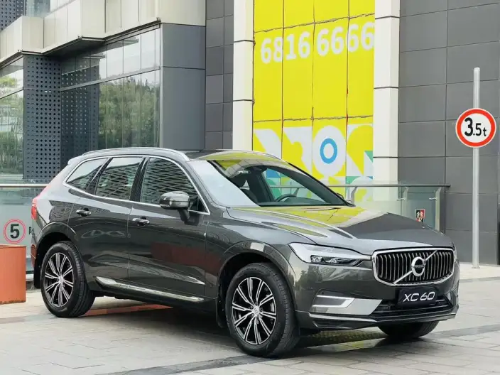 Volvo XC60 2021 Model T5 4WD Smart Range Deluxe Edition – фото 3