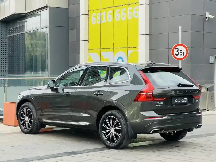 Volvo XC60 2021 Model T5 4WD Smart Range Deluxe Edition – фото 5
