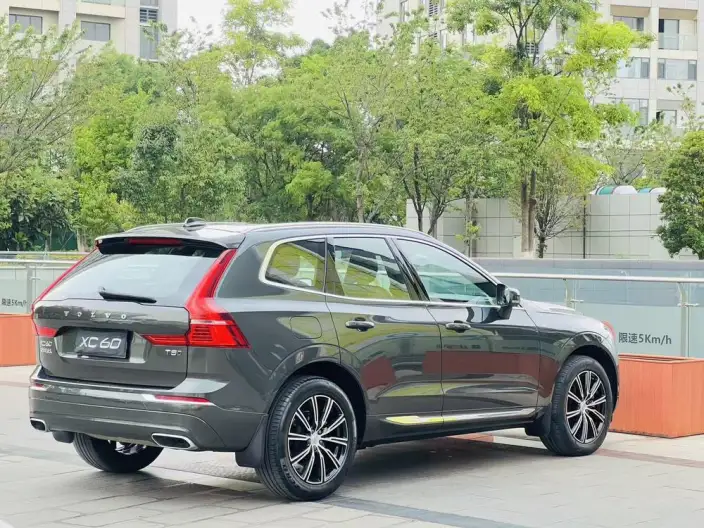 Volvo XC60 2021 Model T5 4WD Smart Range Deluxe Edition – фото 7