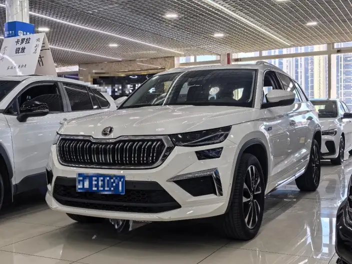 Skoda Kodiaq 2022 Model Facelift TSI330 5 seat 2WD Luxury Edition – фото 1