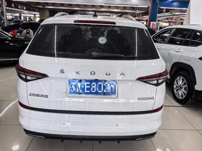 Skoda Kodiaq 2022 Model Facelift TSI330 5 seat 2WD Luxury Edition – фото 3