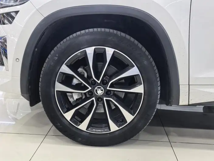 Skoda Kodiaq 2022 Model Facelift TSI330 5 seat 2WD Luxury Edition – фото 6