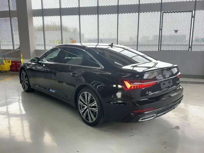 Audi A6L 2022 Model 55 TFSI quattro Exclusive Dynamic Model – фото 4