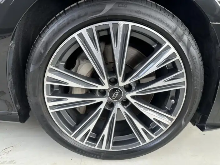 Audi A6L 2022 Model 55 TFSI quattro Exclusive Dynamic Model – фото 7