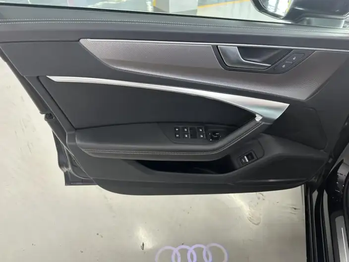 Audi A6L 2022 Model 55 TFSI quattro Exclusive Dynamic Model – фото 9