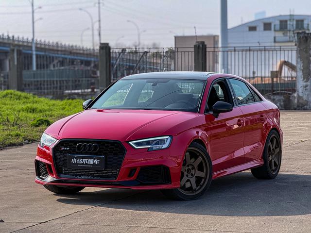 Audi RS 3 2017 модификация RS 3 2.5T Limousine – фото 1