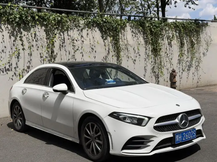 Mercedes-Benz A-class 2021 Model A 200 L Sports sedan Fashion Edition – фото 3