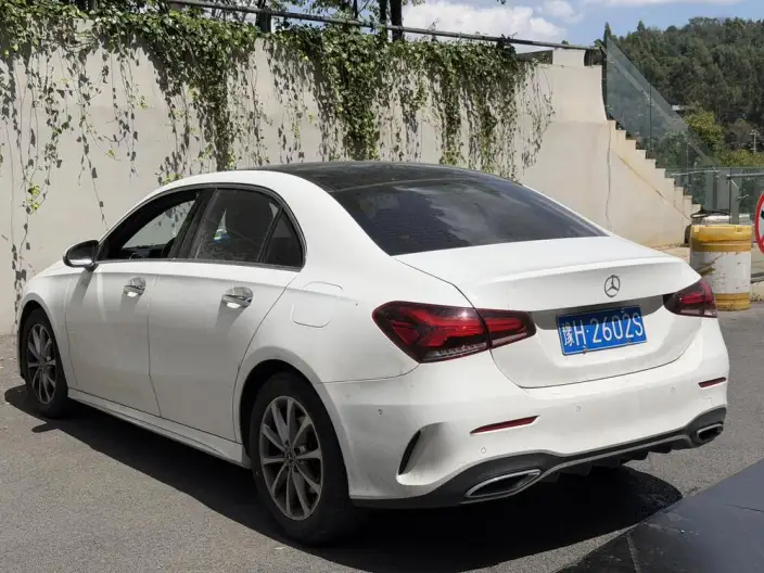 Mercedes-Benz A-class 2021 Model A 200 L Sports sedan Fashion Edition – фото 4
