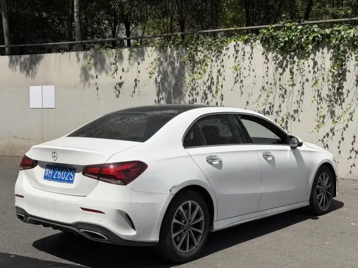 Mercedes-Benz A-class 2021 Model A 200 L Sports sedan Fashion Edition – фото 6