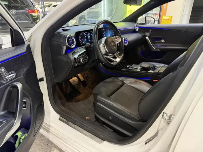 Mercedes-Benz A-class 2021 Model A 200 L Sports sedan Fashion Edition – фото 9
