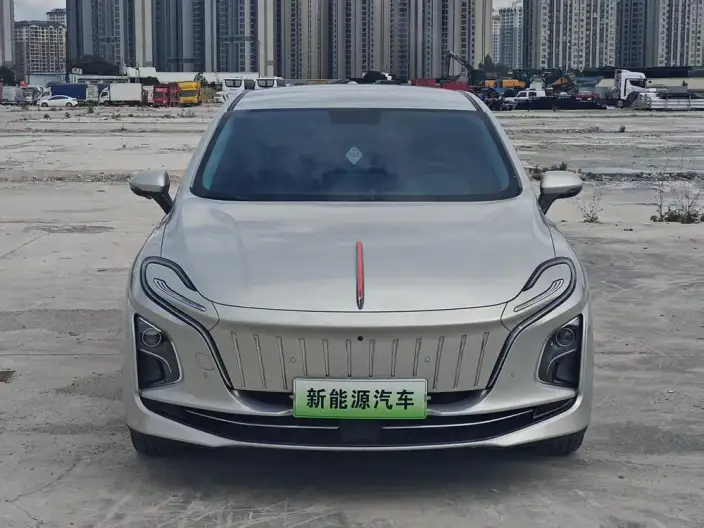 Hongqi E-QM5 2023 Model 620KM PLUS Edition – фото 2