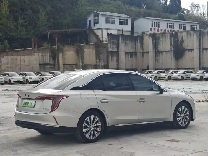 Hongqi E-QM5 2023 Model 620KM PLUS Edition – фото 6