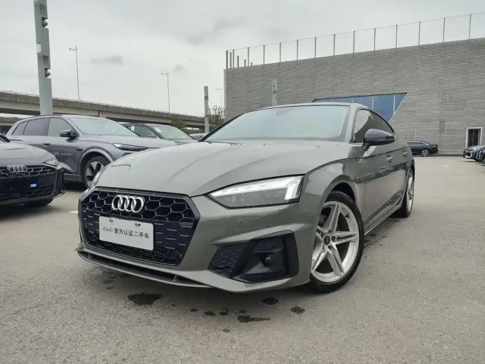 Audi A5 2025 Model Sportback Collector Edition Edition 40 TFSI Fashion Dynamic Model – фото 1