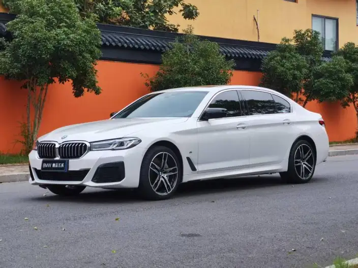 BMW 5 Series 2022 Model Facelift 530Li Leading Model M Sports Set – фото 1