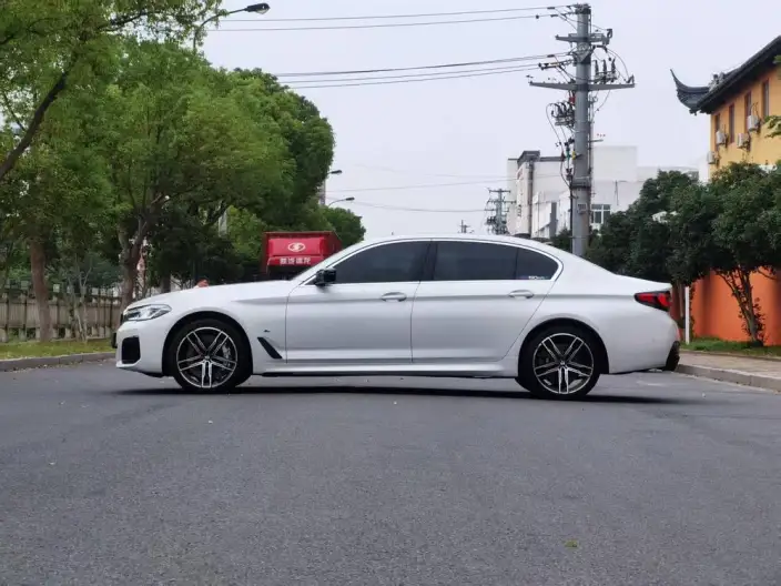 BMW 5 Series 2022 Model Facelift 530Li Leading Model M Sports Set – фото 4