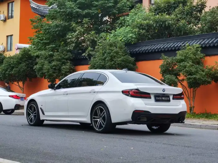 BMW 5 Series 2022 Model Facelift 530Li Leading Model M Sports Set – фото 5