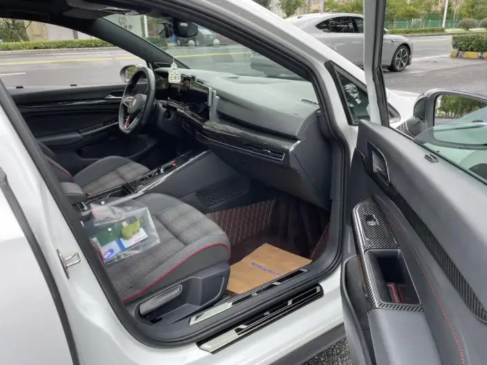 Volkswagen Golf GTI 2021 Model 380TSI DSG GTI – фото 7
