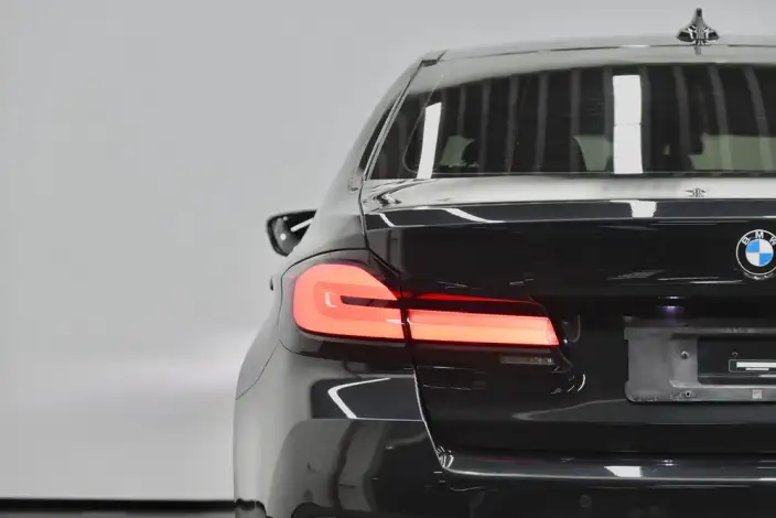 BMW 5 Series 2022 Model Facelift 525Li M Sports Set – фото 7