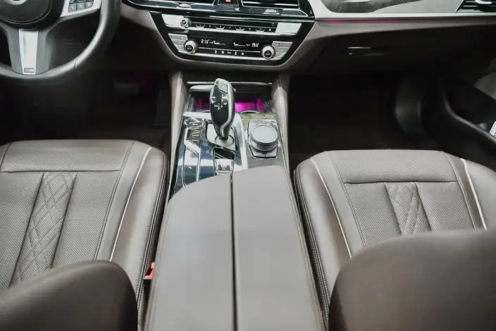 BMW 5 Series 2022 Model Facelift 525Li M Sports Set – фото 9