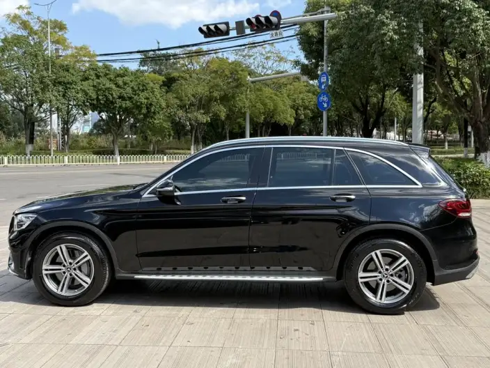 Mercedes-Benz GLC 2020 Model GLC 260 L 4MATIC Luxury Model – фото 4