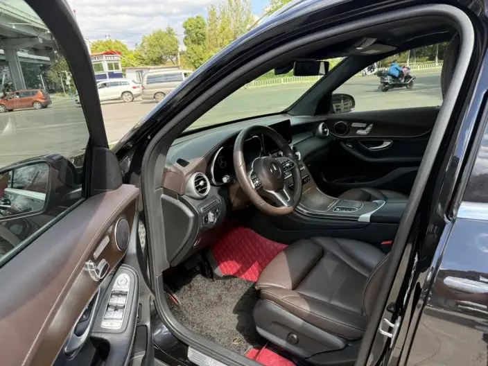 Mercedes-Benz GLC 2020 Model GLC 260 L 4MATIC Luxury Model – фото 9