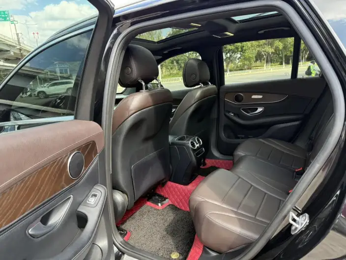 Mercedes-Benz GLC 2020 Model GLC 260 L 4MATIC Luxury Model – фото 10